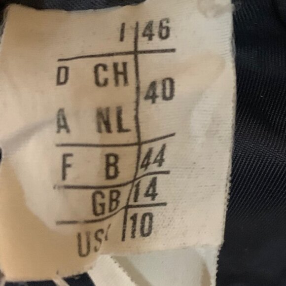 Gianfranco Ferre Black Blazer with Satin waist trim Size 10 - Picture 13 of 14